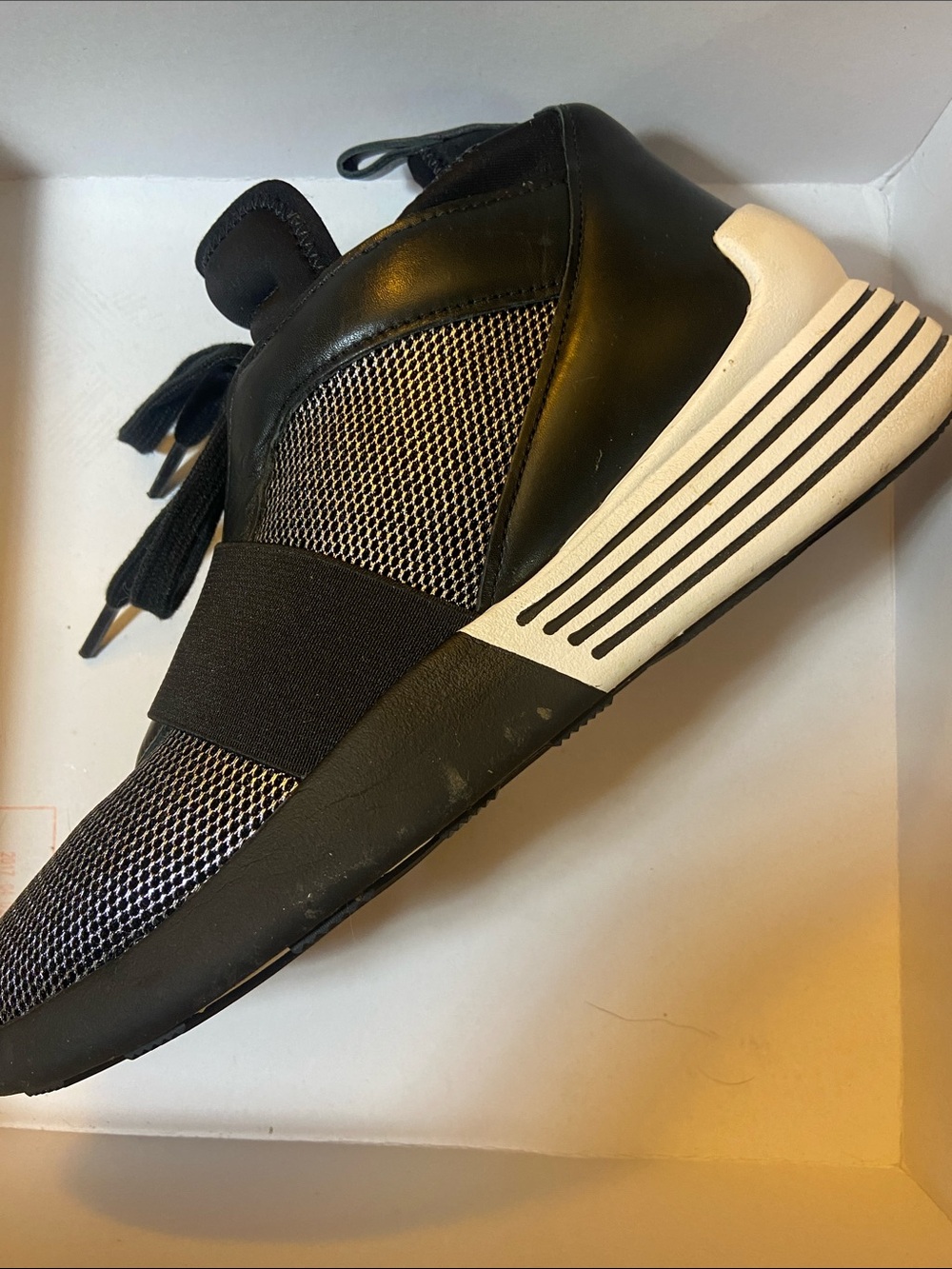 KENDALL + KYLIE Womens Silver Black mesh Braydin Fashion Sneakers Sz 7.5